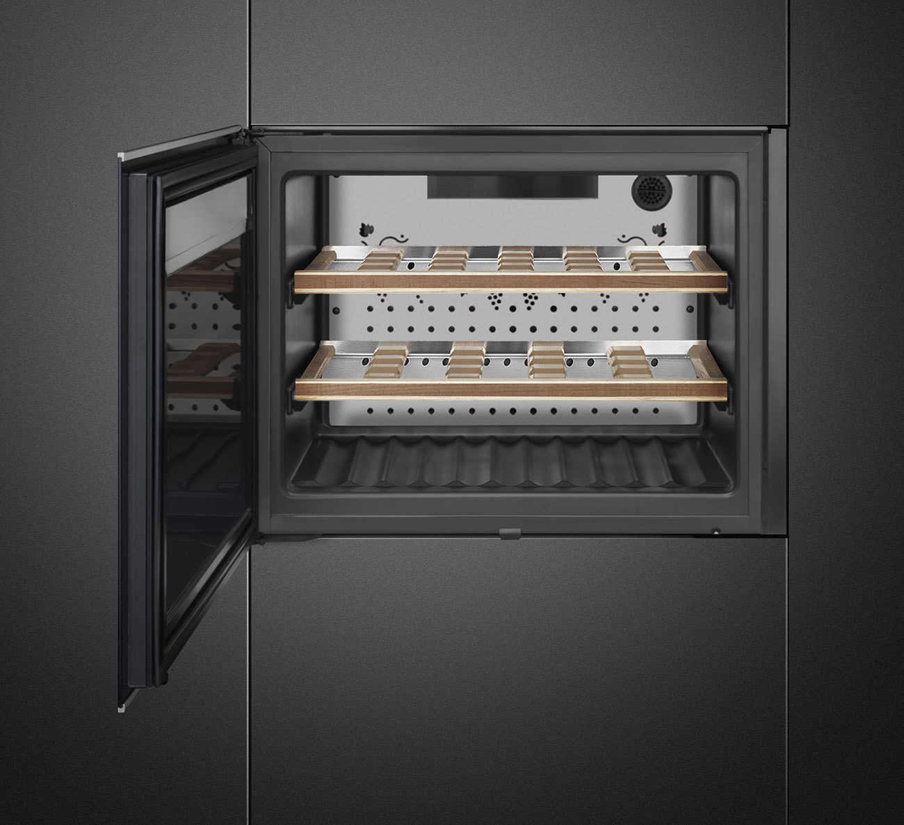 Купить Встраиваемый винный шкаф Smeg CVI621LWNX3 — Фото 4