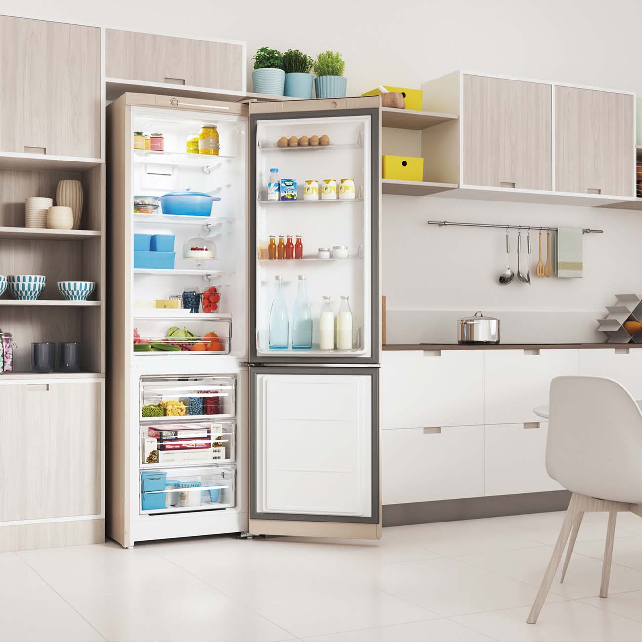 Купить Двухкамерный холодильник Indesit ITS 4200 E — Фото 9