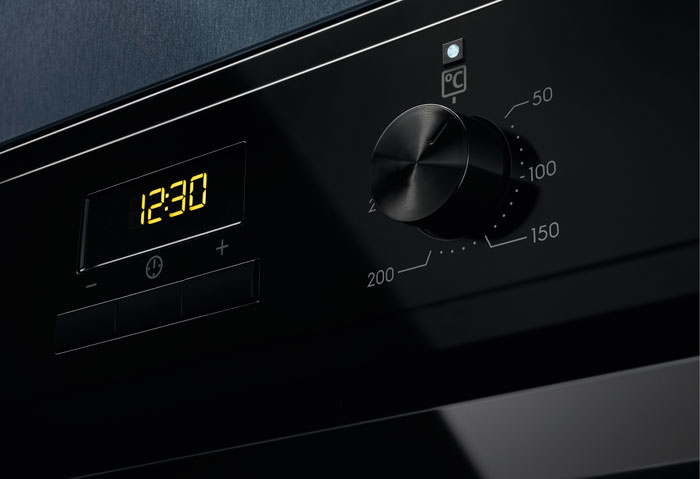 Купить Электрический духовой шкаф Electrolux EOF3H50BK — Фото 2